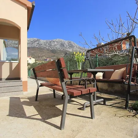 Priska Apartment Kastela Exterior photo